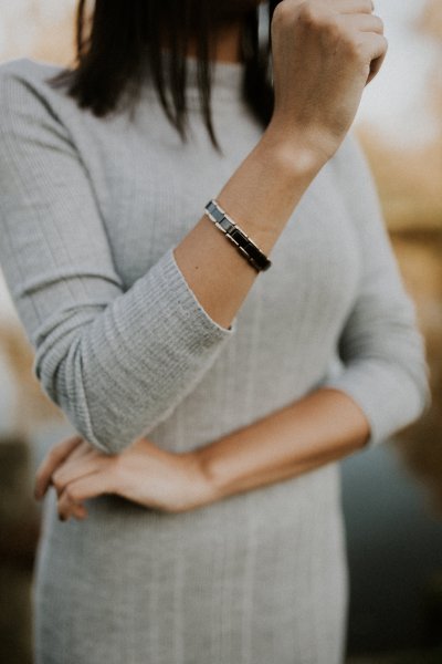 Lunavit Magnetschmuck Armband für Damen und Herren in Schwarz für schicke und edle Looks