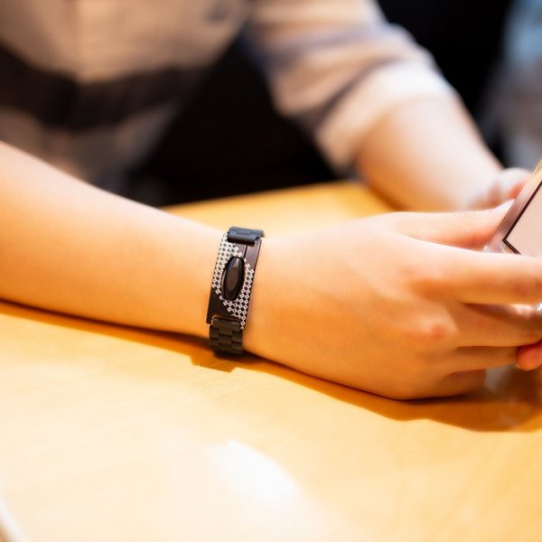 Lunavit Magnetic Silicone Bracelet Carbo Stripe
